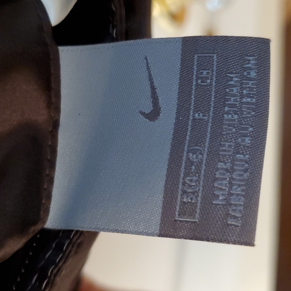 Nike Vest - Picture 9 of 13